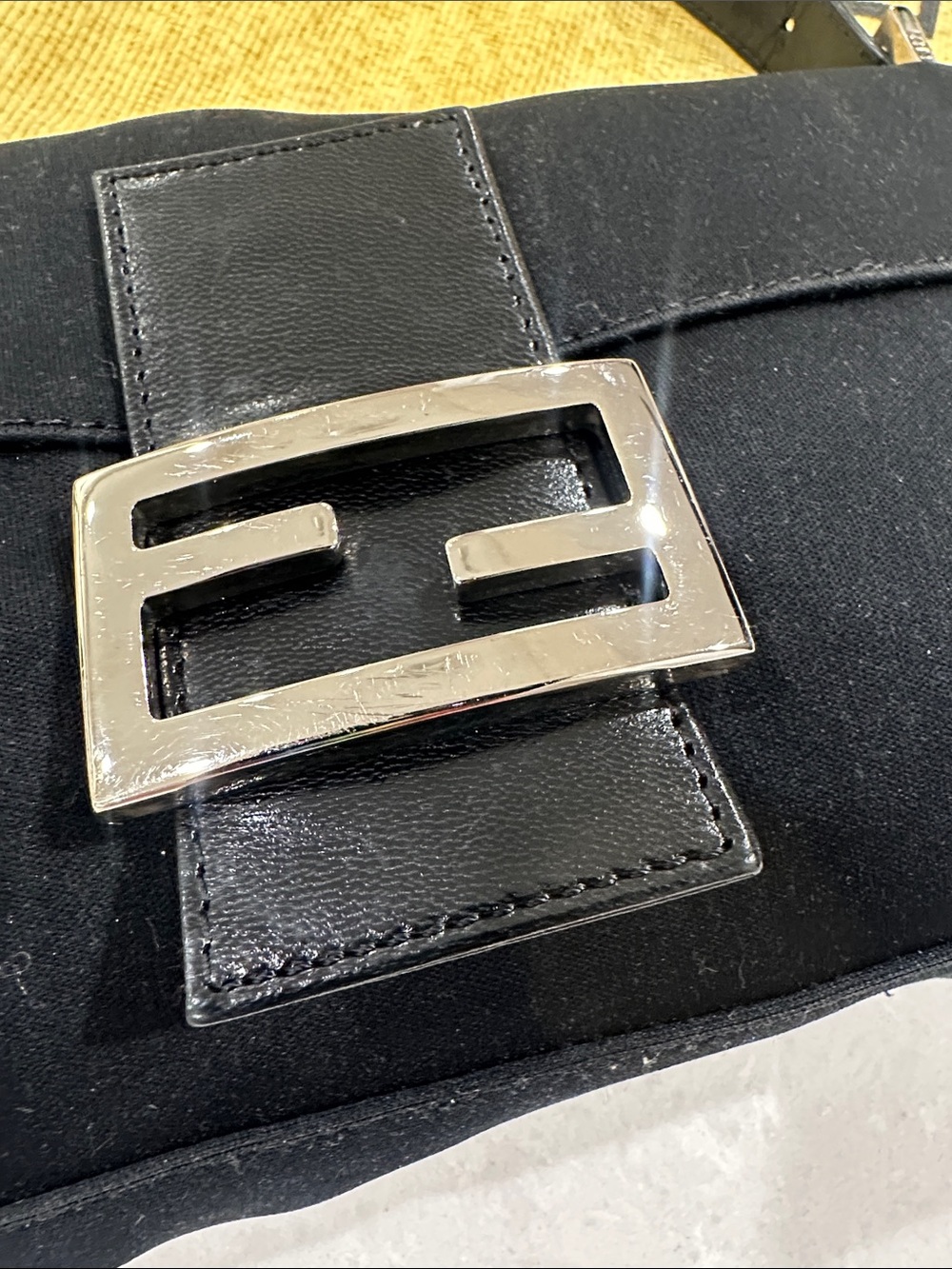 Vintage authentic Fendi Black Shoulder Baguette with Silver FF Buckle - Picture 2 of 11